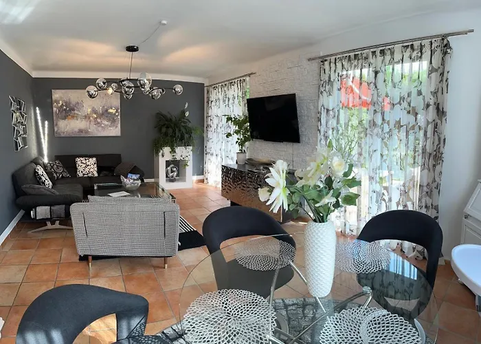 Haus Schmidhuber 5 Mit Garten Und Sonniger Terrasse Apartmán *